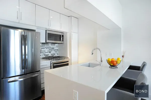 Sold by Bond New York | media 2