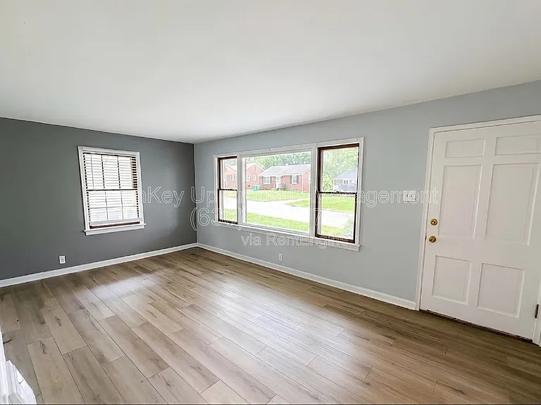 7724 Monroe Dr — Photo 14