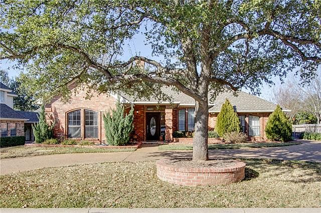 1st image of 600 Brookhollow Dr