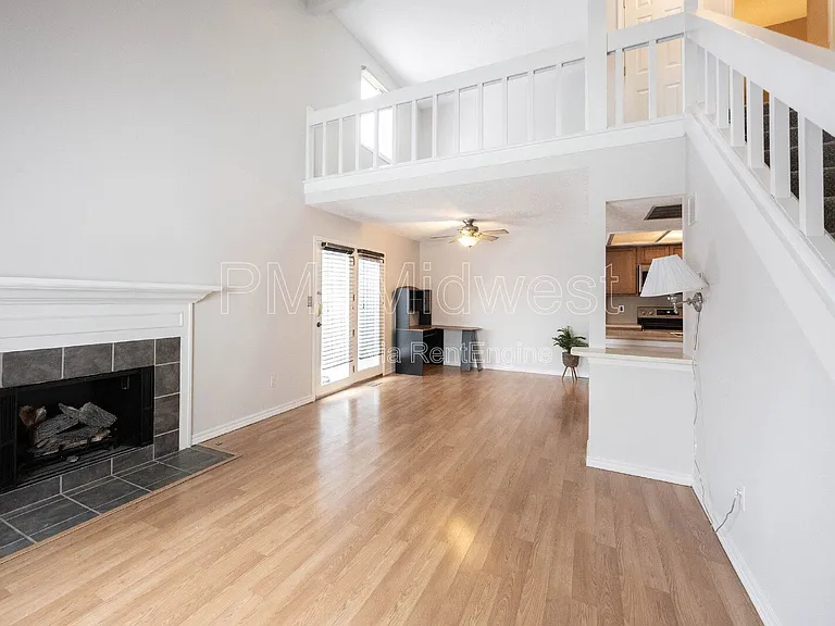 507 Conner Creek Dr — Photo 2