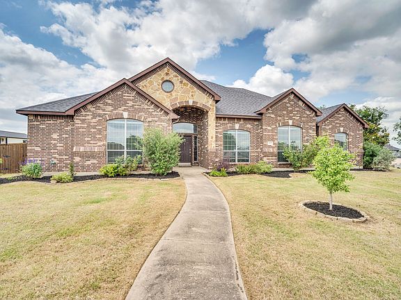 2nd image of 100 Windsor Cir