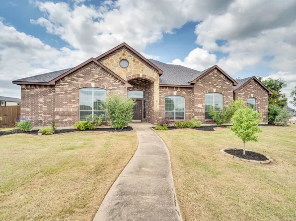 100 Windsor Cir, Waxahachie, TX 75165
