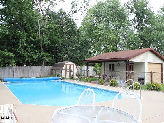 5th image of 8276 Byron Garden Dr SW