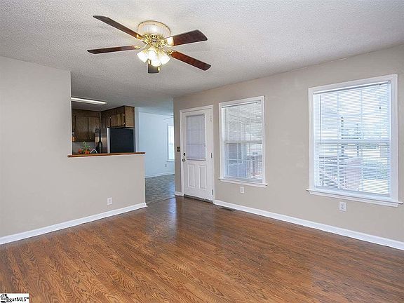 4th image of 302 Alice Ave