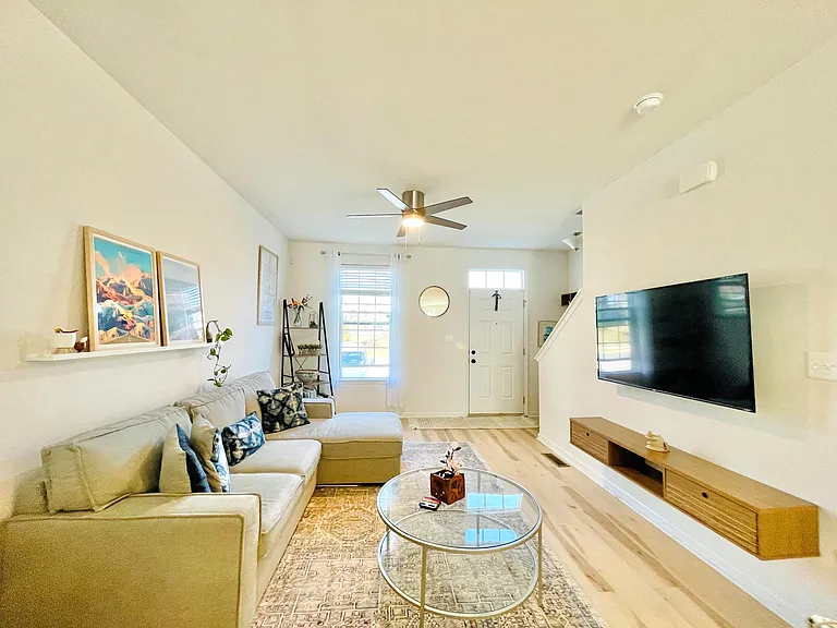 127 Streamview Dr — Photo 8