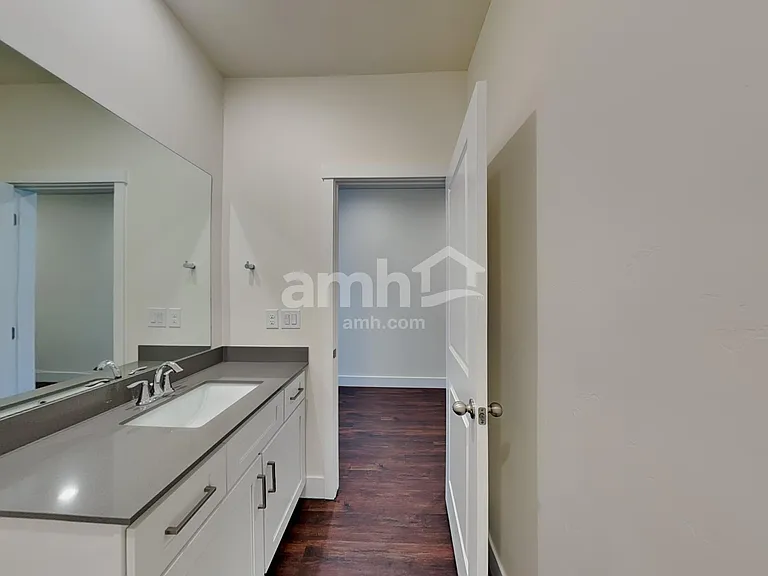 10032 W Raleigh St — Photo 15