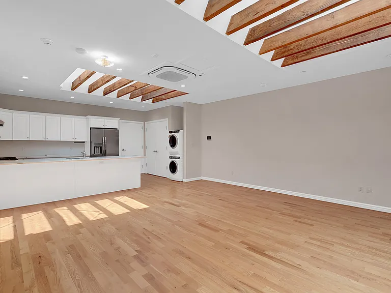 136 Rockaway Ave #201 — Photo 5