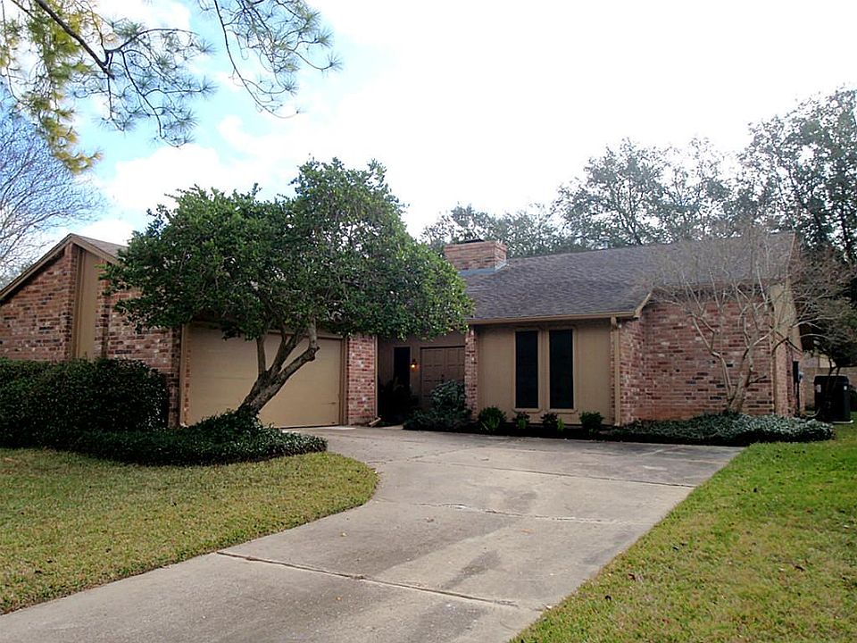 1st image of 2743 Colony Dr