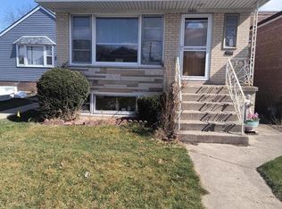 6666 W Montrose Ave, Harwood Heights, IL 60706