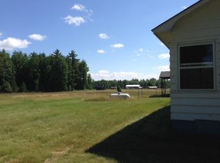 5470 25th Rd, Gladstone, MI 49837