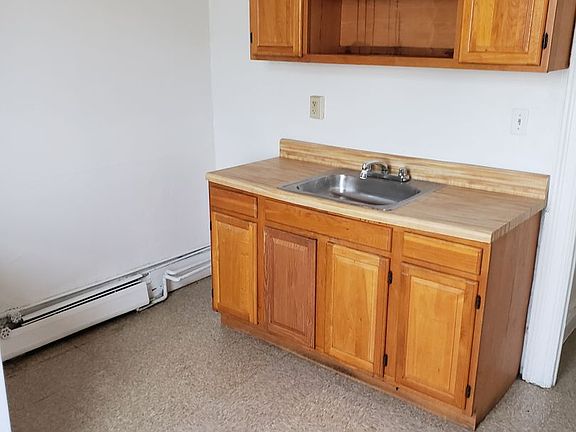 5th image of 192 Lembeck Ave APT 2R