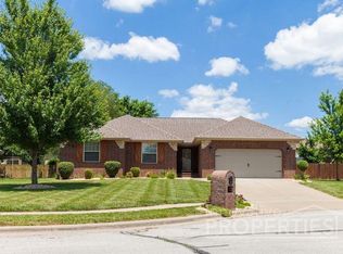 797 E Roubidoux St, Nixa, MO 65714