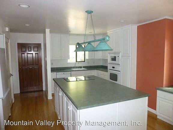 4th image of 15349 Kingsbury Cir