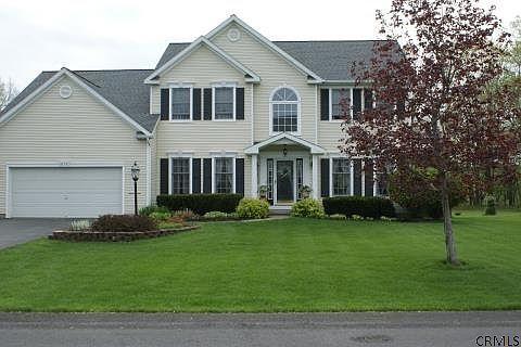 2nd image of 815 Creek Ct