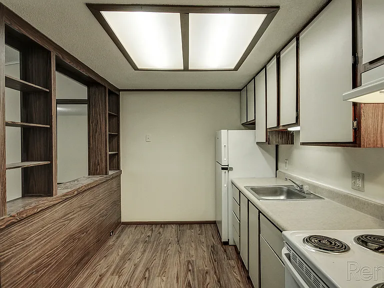 Willowood Apartments — Photo 2