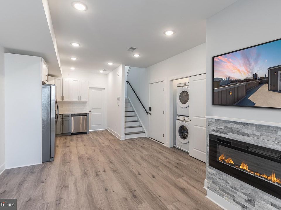 1st image of 1423 N 8th St #3