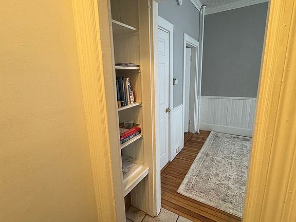 3rd image of 541 Cumberland Ave APT 2