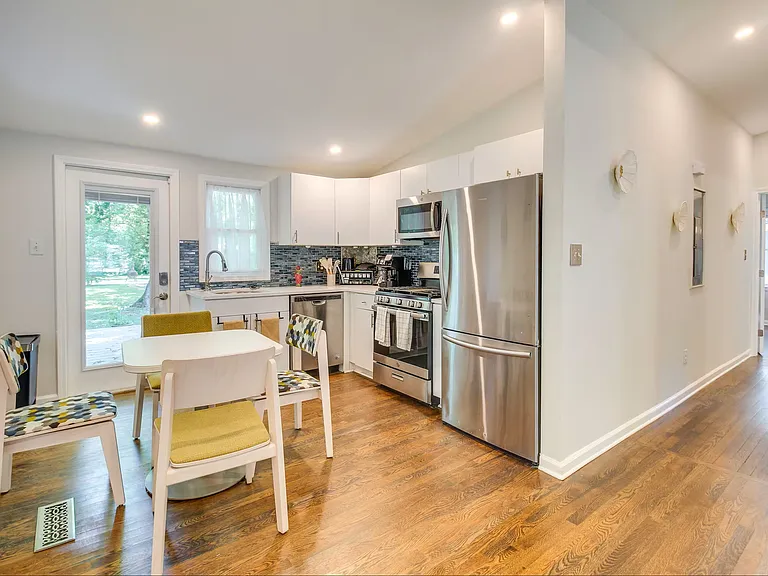 3218 Highland Dr SE — Photo 5
