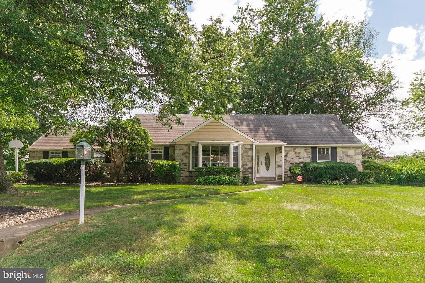 428 Emerson Rd photo 1
