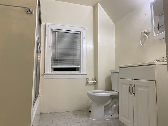 5th image of 11921 199th St Floor 1