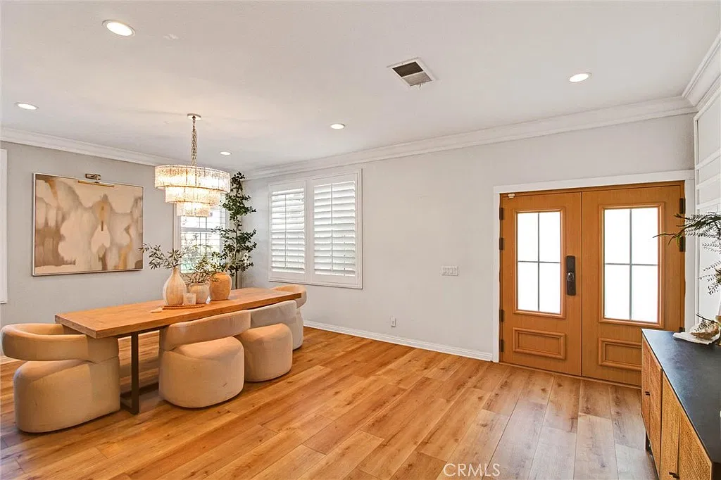 5 bed, 3715 sqft, $6,000 — Photo 4