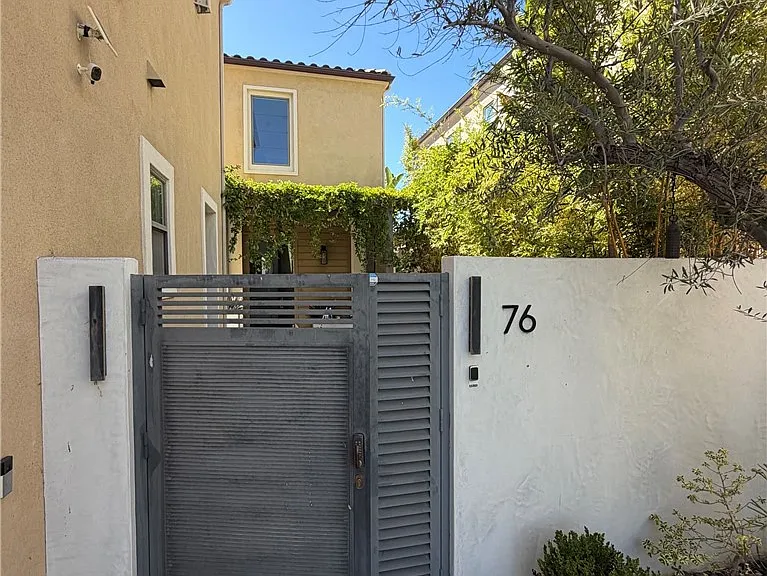 76 Bellatrix — Photo 2