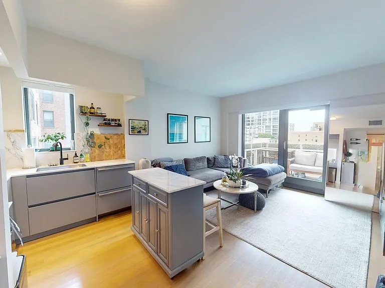 515 E 86th St #809 — Photo 3