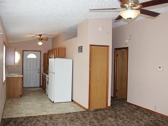 5th image of 621 N 39th St