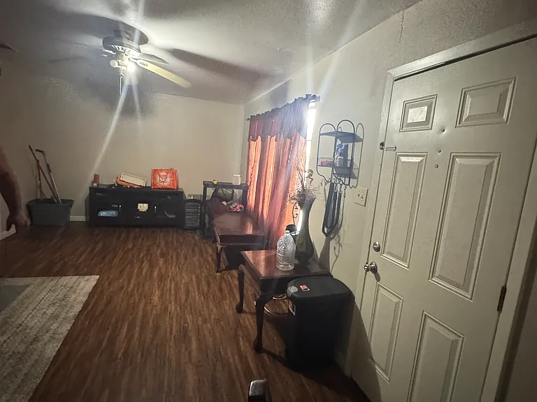 304 Avenue I — Photo 2