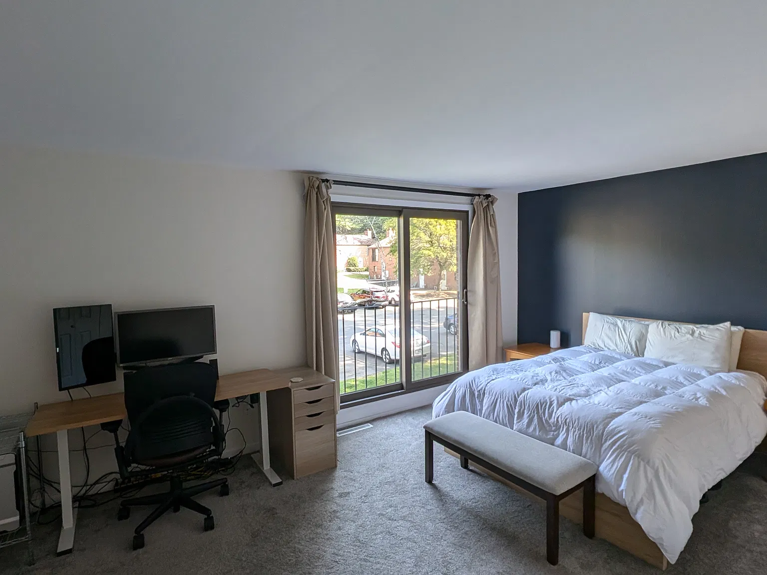 3 bed, 1.5 bath, 1200 sqft, $2,350 — Photo 3