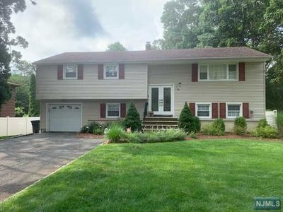 78 E McClellan Ave, Livingston, NJ, 07039