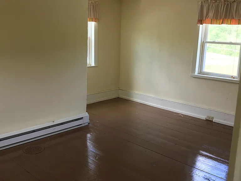 6514 Creek Rd — Photo 5