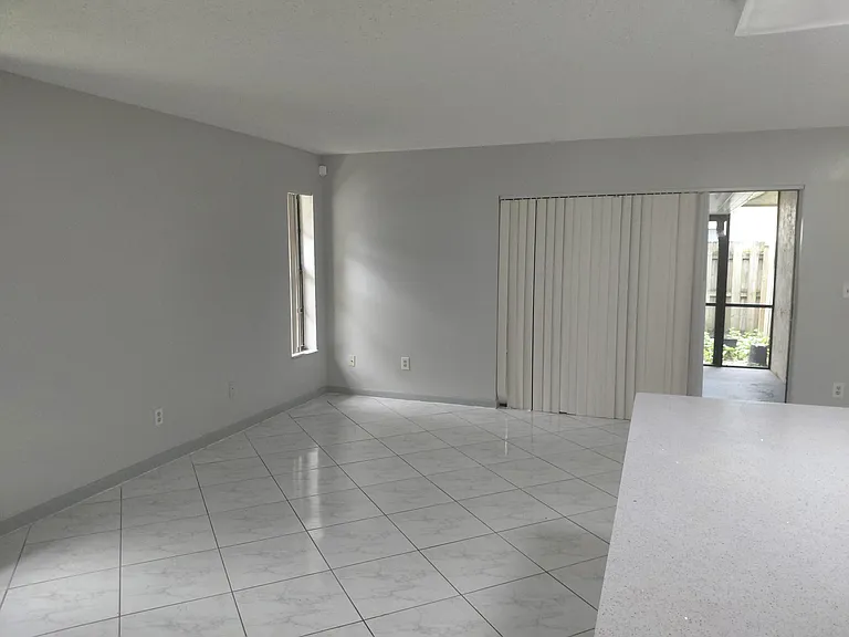 1322 Pines Ln — Photo 4