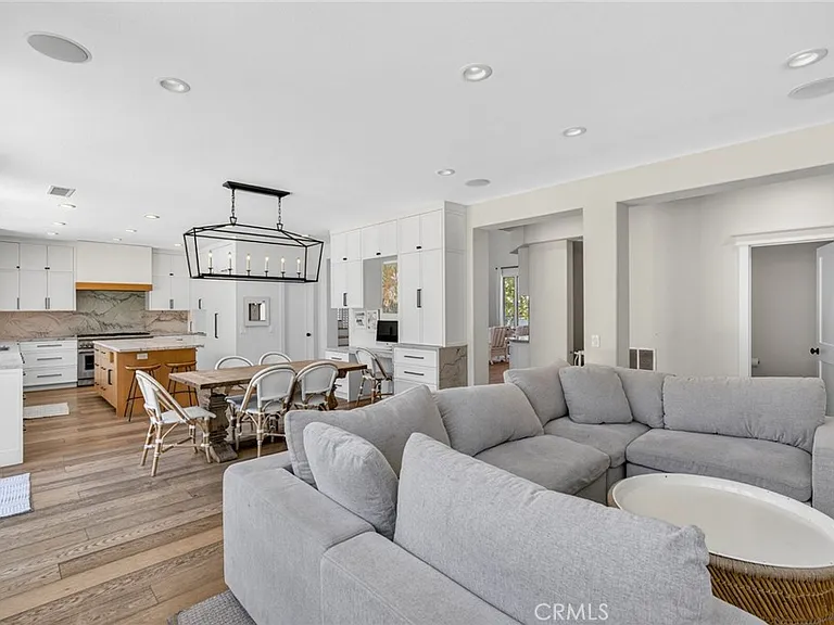 33 Brownsbury Rd — Photo 14