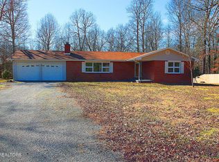 90 Snow White Dr, Crossville, TN 38572