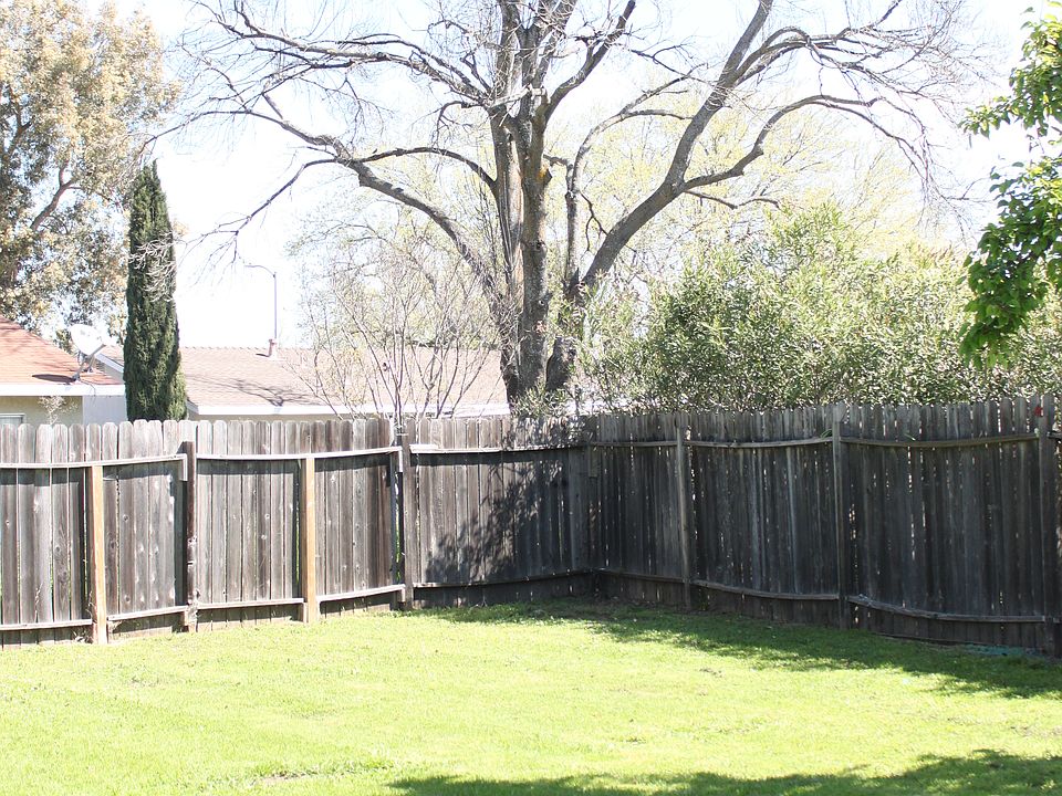 2nd image of 2055 Southwood Dr