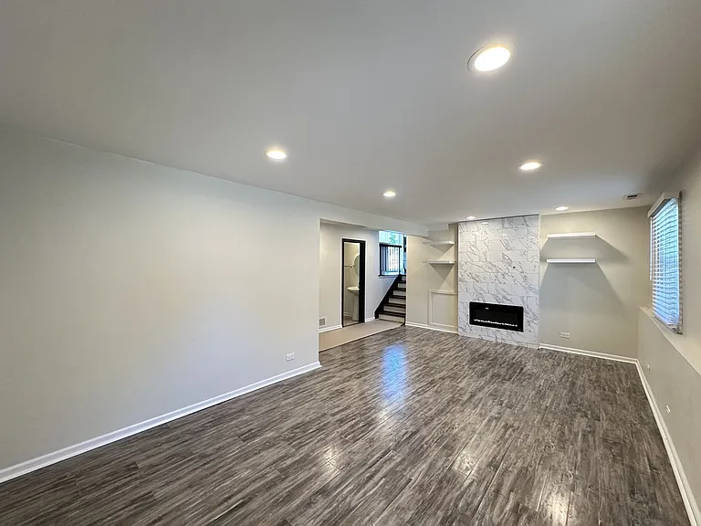 Allemong Dr — Photo 6