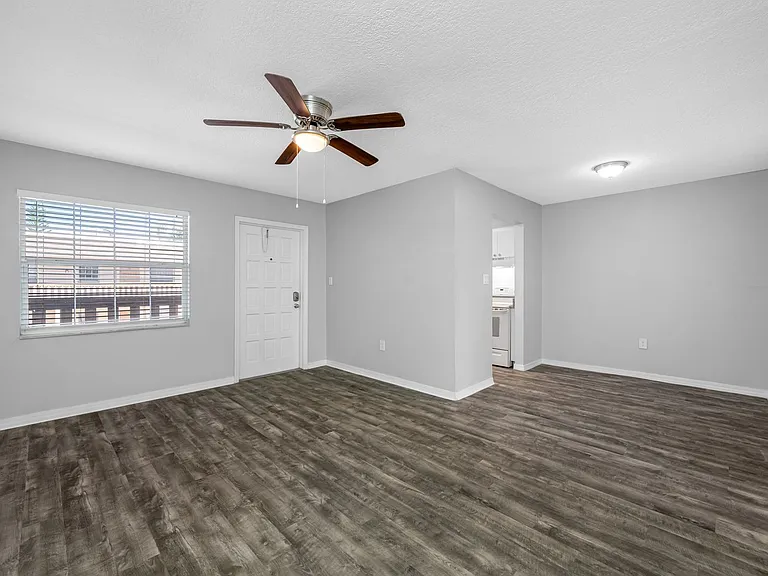 Breezy Palms — Photo 11