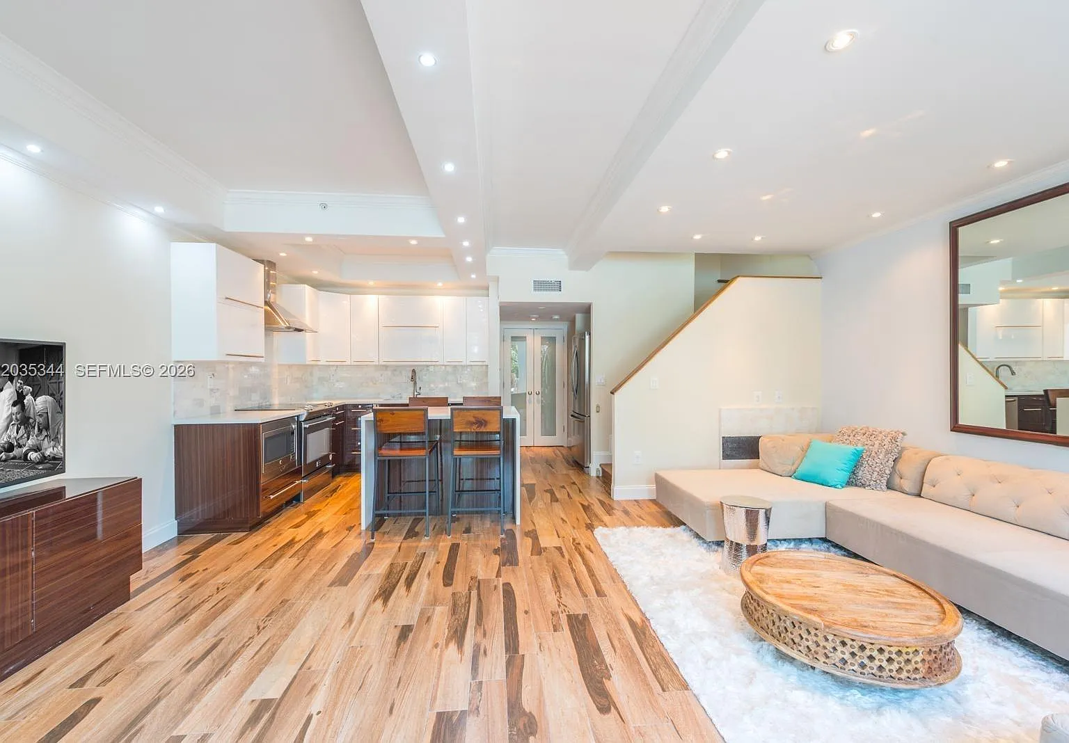 South Pointe Towers Condo — Photo 4