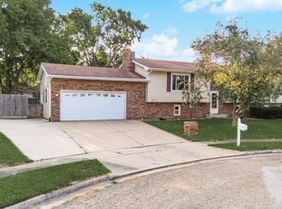 1102 N Oak St, Normal, IL 61761