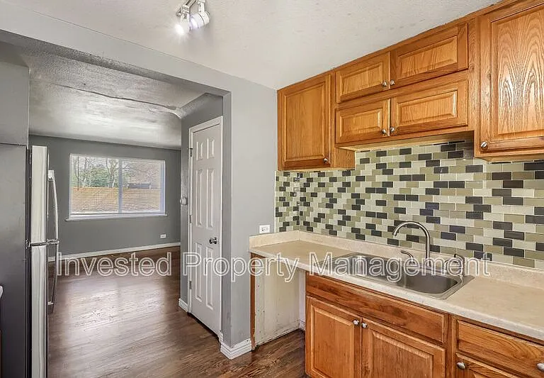8316 E 16th Ave — Photo 6