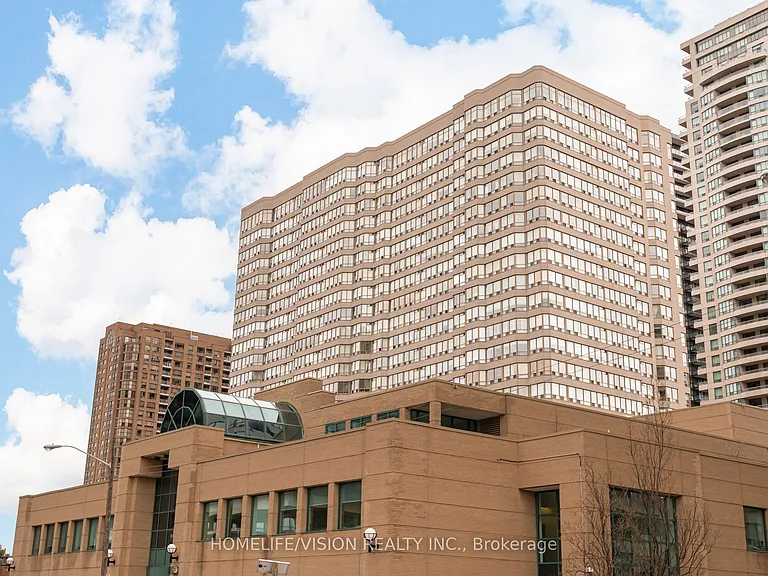 30 Greenfield Ave #903 — Photo 4