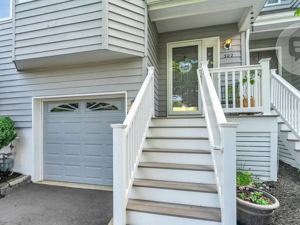 302 Scarlet Ct #3002