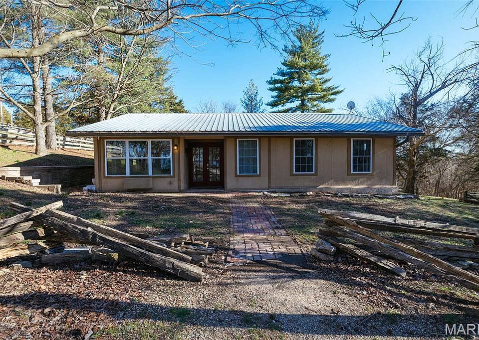 1st image of 2104 Grand Army Rd