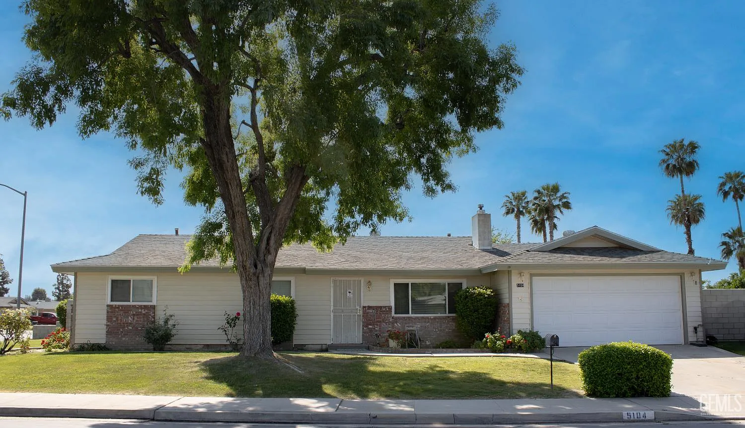 5104 Lowen Ave photo 1