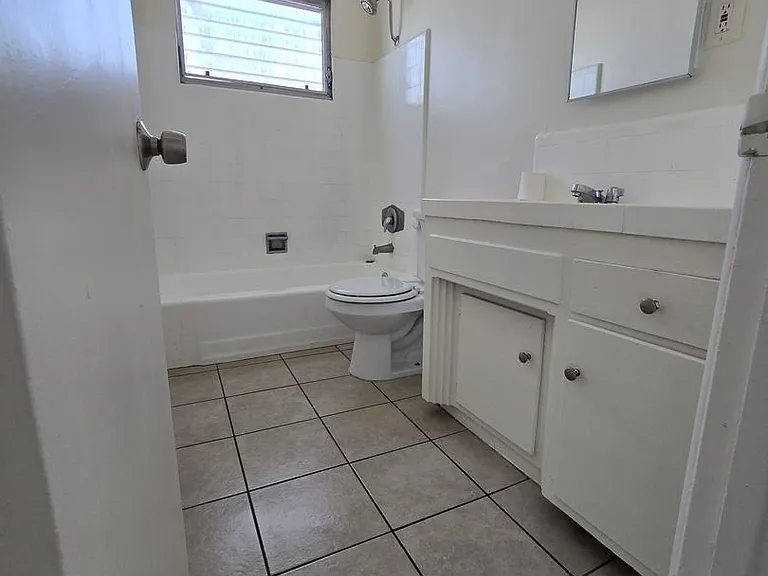 1834 Pine Ave — Photo 11