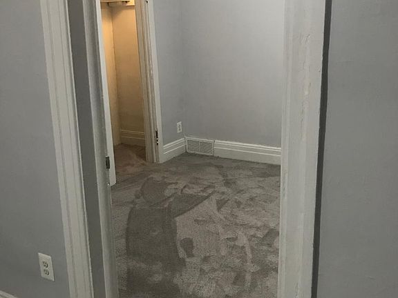 2nd image of 2948 Lehman St