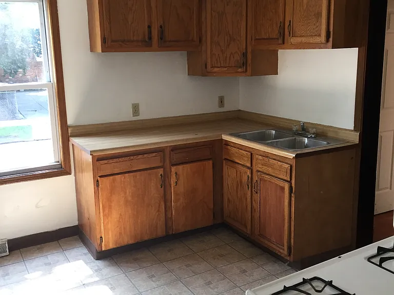 33 Tyler St #1 — Photo 1