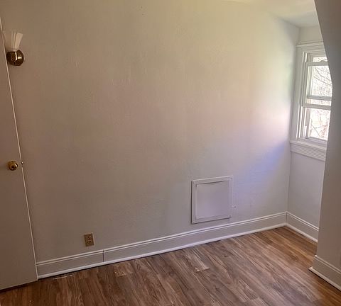2nd image of 10 Norton Dr #2