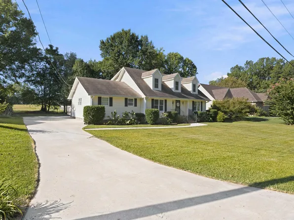 905 Pinemeadow Dr, Gardendale, AL 35071